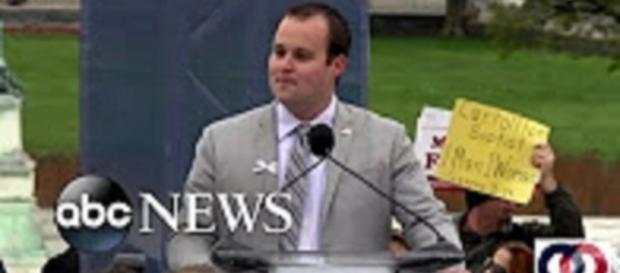 Josh Duggar admits to being unfaithful. Youtube ABC News Josh Duggar admits to being unfaithful. Youtube ABC News