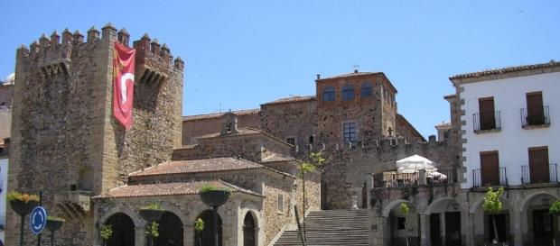 La ciudad de Cáceres será Desembarco del Rey. La ciudad de Cáceres será Desembarco del Rey.