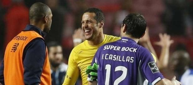 Os goleiros Casillas e Júlio Cesar estão entre as estrelas do Campeonato Português Os goleiros Casillas e Júlio Cesar estão entre as estrelas do Campeonato Português
