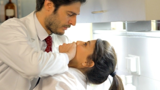 Alessandra Mastronardi su RAiuno con "L'allieva" | Velvet Cinema ... - velvetcinema.it