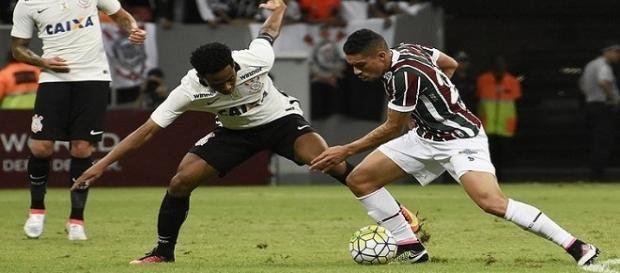 Adversários na Copa do Brasil, Corinthians e Fluminense voltam a se enfrentar, dessa vez pelo Brasileirão (Foto: Arquivo) Adversários na Copa do Brasil, Corinthians e Fluminense voltam a se enfrentar, dessa vez pelo Brasileirão (Foto: Arquivo)