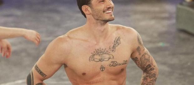De Martino, litigio con padre di Belen | Velvet Gossip Italia - velvetgossip.it De Martino, litigio con padre di Belen | Velvet Gossip Italia - velvetgossip.it