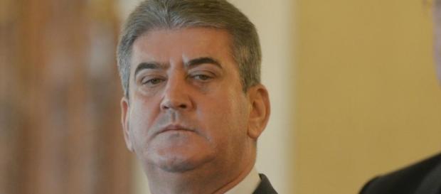 Gabriel Oprea are și susținători pe rețelele sociale Gabriel Oprea are și susținători pe rețelele sociale