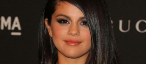 Les secrets Up and Down de Selena Gomez - Closermag.fr - closermag.fr Les secrets Up and Down de Selena Gomez - Closermag.fr - closermag.fr