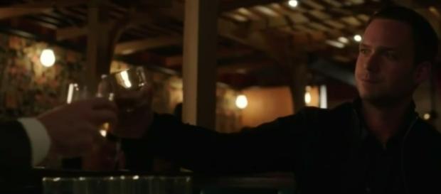 Mike is finally a free man / Photo via Youtube - Suits 6x10 Promo Season 6 Episode 10 Promo - Trending promos Mike is finally a free man / Photo via Youtube - Suits 6x10 Promo Season 6 Episode 10 Promo - Trending promos