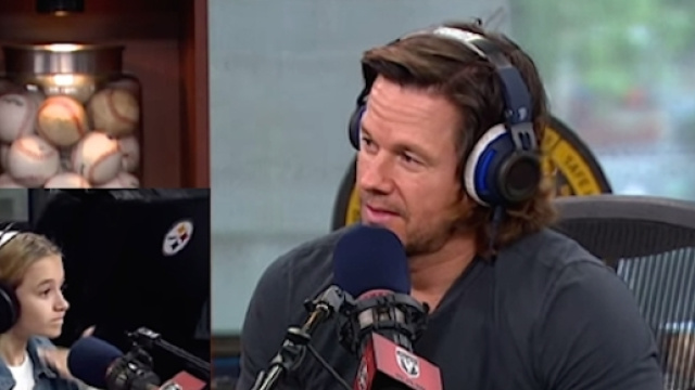 Mark Wahlberg, 45 anni, nel riquadro a sinistra sua figlia Ella, 13 anni.