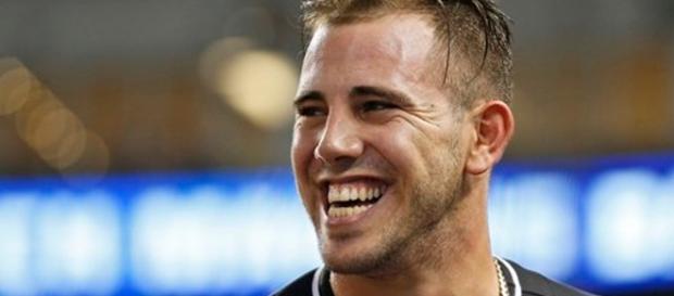 In his short career, Fernandez won the NL Rookie of the Year Award and was a two-time All-Star. In his short career, Fernandez won the NL Rookie of the Year Award and was a two-time All-Star.