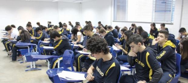 Prevista reformulação para ensino médio brasileiro. Prevista reformulação para ensino médio brasileiro.