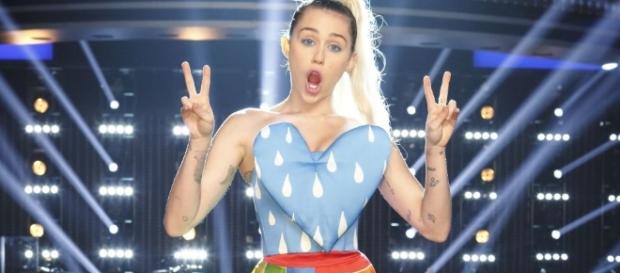 She's not Gwen Stefani, but folks are warming up to Miley Cyrus on 'The Voice'! Photo: Blasting News Library - digitalspy.com She's not Gwen Stefani, but folks are warming up to Miley Cyrus on 'The Voice'! Photo: Blasting News Library - digitalspy.com