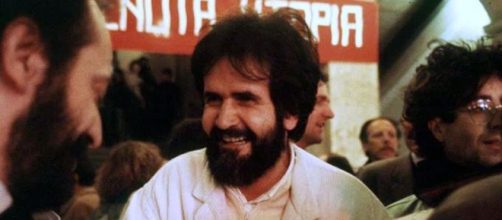 Il giornalista e sociologo Mauro Rostagno, assassinato il 26 settembre 1988
