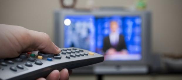 Guida programmi tv stasera 26/09/2016: trame e palinsesto Rai e Mediaset in prime time. Guida programmi tv stasera 26/09/2016: trame e palinsesto Rai e Mediaset in prime time.