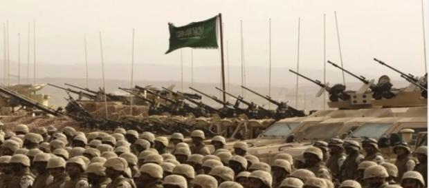 Saudi Arabischen Militär an der Grenze zum Jemen. Saudi Arabischen Militär an der Grenze zum Jemen.