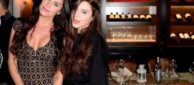 Asia Nuccetelli è in crisi: lascia la casa del "Grande Fratello Vip" con la madre, Antonella Mosetti? Asia Nuccetelli è in crisi: lascia la casa del "Grande Fratello Vip" con la madre, Antonella Mosetti?