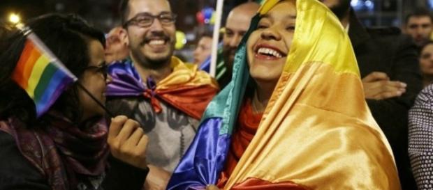 Colombians celebrate as peace deal is reached with Farc rebels ... - bbc.com Colombians celebrate as peace deal is reached with Farc rebels ... - bbc.com