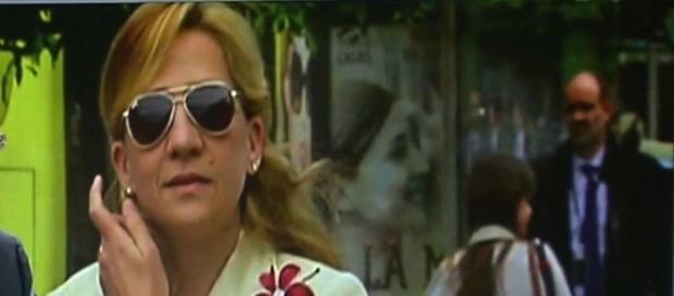 El Rey Emérito soborna a Manos Limpias para que abandone la imputación a Cristina de Borbón y Urdangarín, del conocido Caso Nóos El Rey Emérito soborna a Manos Limpias para que abandone la imputación a Cristina de Borbón y Urdangarín, del conocido Caso Nóos