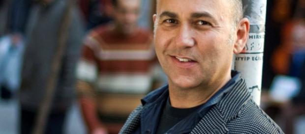 Ferzan Ozpetek si è sposato oggi,in Campidoglio. Ferzan Ozpetek si è sposato oggi,in Campidoglio.