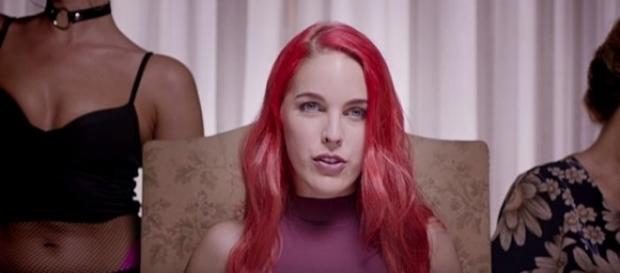 Imagen de Amarna Miller en un frame del Spot Imagen de Amarna Miller en un frame del Spot