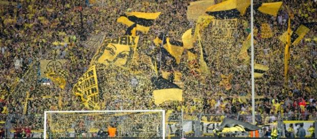 Imagen espectacular de las gradas del Signal Iduna Park Imagen espectacular de las gradas del Signal Iduna Park