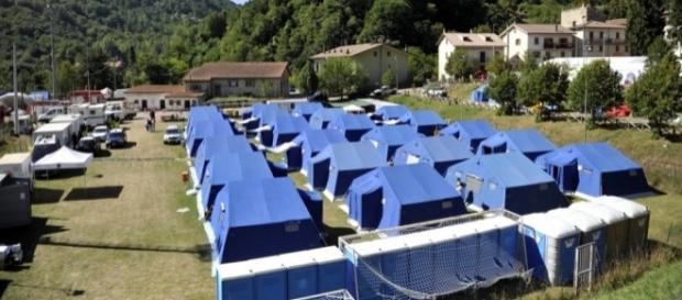 Le tendopoli in cui vivono ora i terremotati Le tendopoli in cui vivono ora i terremotati