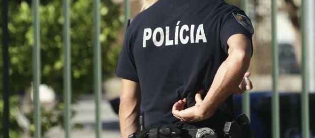 Pela ordem e pela pátria, sempre prontos a intervir Pela ordem e pela pátria, sempre prontos a intervir