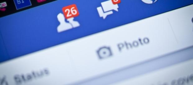 Ruba foto da Facebook e le inserisce in un sito per adulti Ruba foto da Facebook e le inserisce in un sito per adulti