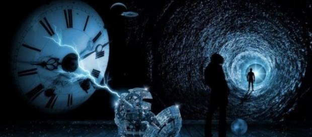 Viajante do tempo faz revelações sobre o futuro Viajante do tempo faz revelações sobre o futuro