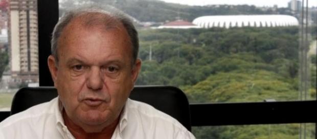 Vitório Píffero, presidente do Internacional. Vitório Píffero, presidente do Internacional.