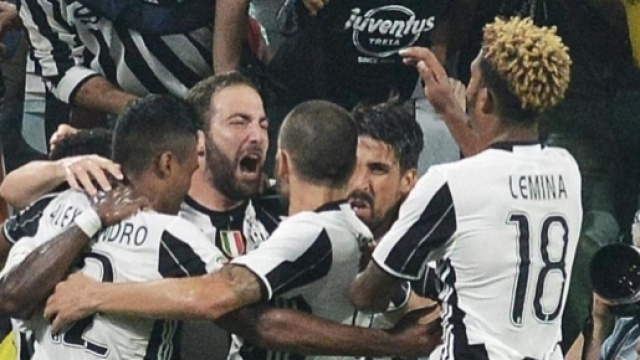 Entra Higuain e segna. Juve-Fiorentina 2-1 - La Stampa - lastampa.it