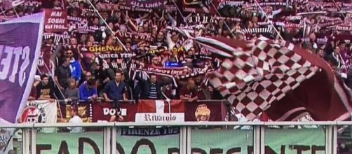 FOTO: l'omaggio dei tifosi del Torino per Fabrizio Taddei – Viola News - violanews.com