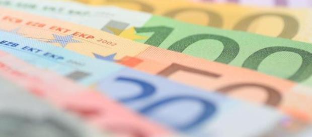Banche: nuova tassa andrà a pesare sui correntisti. Banche: nuova tassa andrà a pesare sui correntisti.