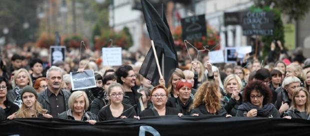 Czy Ordo Iuris wywołało czarne protesty na zlecenie Putina? Czy Ordo Iuris wywołało czarne protesty na zlecenie Putina?