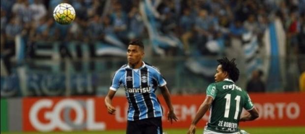 Grêmio e Palmeiras prometem relembrar os jogos históricos dos anos 90 nesse mata-mata da Copa do Brasil Grêmio e Palmeiras prometem relembrar os jogos históricos dos anos 90 nesse mata-mata da Copa do Brasil