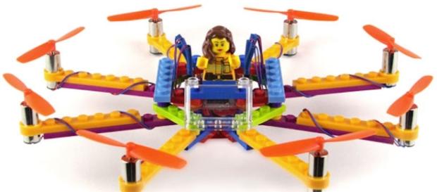 Pas les moyens pour un octodrone ? Faites le vous-même avec LEGO. - ubergizmo.com Pas les moyens pour un octodrone ? Faites le vous-même avec LEGO. - ubergizmo.com