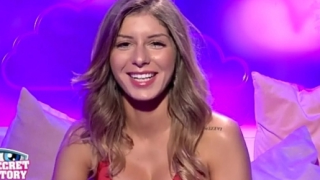 Decouvrez la métamorphose physique de Sarah Lopez ! #SS10 #SecretStory