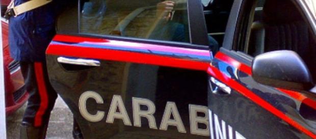 Arrivati nella casa di via Trieste, i carabinieri hanno trovato l’uomo, Carmelo Reitano e la moglie, colpita con diverse coltellate al collo Arrivati nella casa di via Trieste, i carabinieri hanno trovato l’uomo, Carmelo Reitano e la moglie, colpita con diverse coltellate al collo