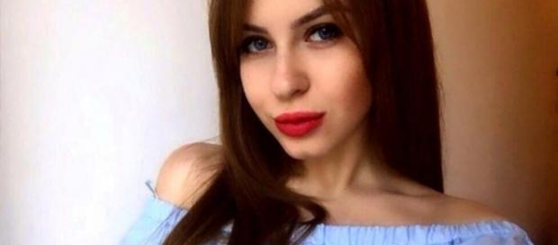 Ea este Ariana, rusoaica care își vinde virginitatea Ea este Ariana, rusoaica care își vinde virginitatea