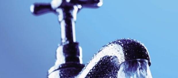 L'acqua potabile è un bene primario L'acqua potabile è un bene primario