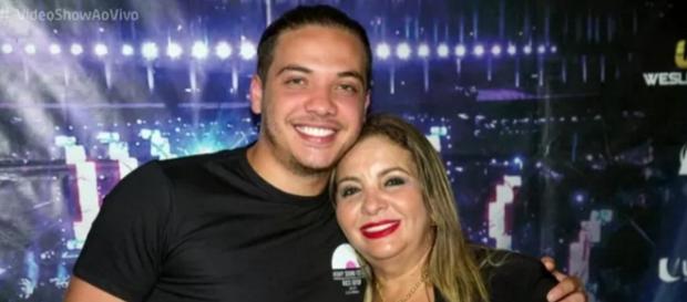 Wesley Safadão e sua mãe - Foto/Montagem Wesley Safadão e sua mãe - Foto/Montagem