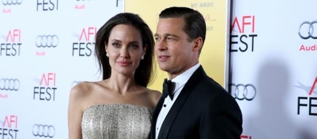 Angelina Jolie e Brad Pitt: divorzio amaro per l'(ex) coppia più bella. Angelina Jolie e Brad Pitt: divorzio amaro per l'(ex) coppia più bella.
