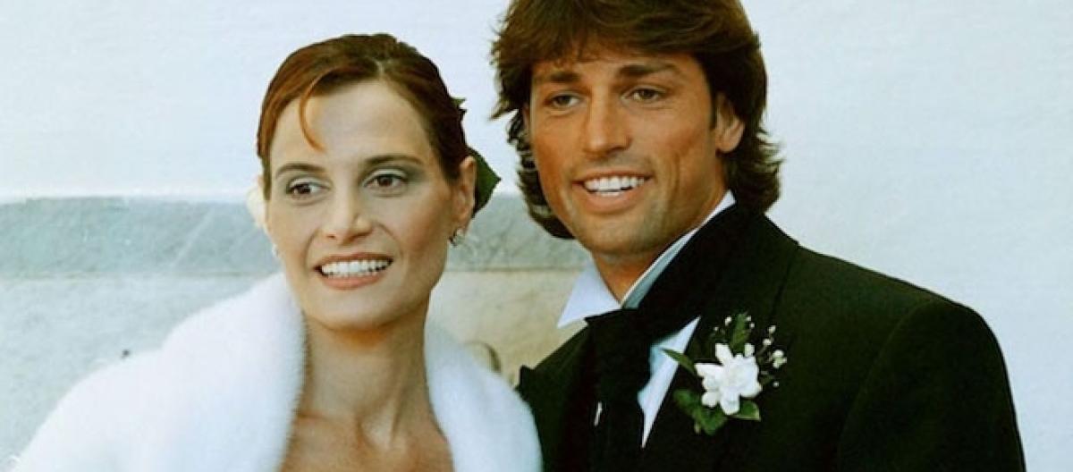 Simona Ventura (born 1 April 1965 in Bentivoglio) is an Italian television presenter Simona Ventura (born 1 April 1965 in Bentivoglio) is an Italian television presenter
