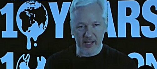 Assange: non è vero che Wikileaks intende danneggiare Hillary Clinton