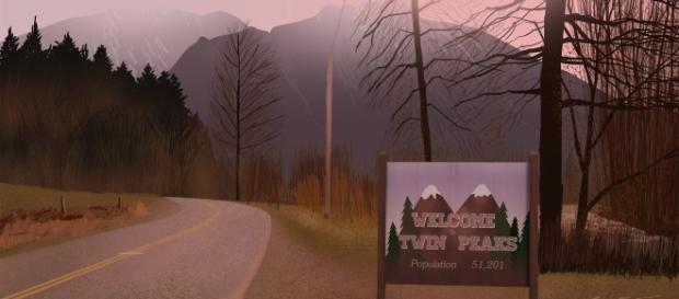 Fotogramma della sigla iniziale che dà il benvenuto a Twin Peaks (Twin Peaks News - welcometwinpeaks.com) Fotogramma della sigla iniziale che dà il benvenuto a Twin Peaks (Twin Peaks News - welcometwinpeaks.com)