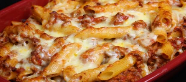 il pasticcio di maccheroni al forno. il pasticcio di maccheroni al forno.