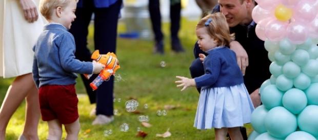 Kate e William in Canada: quanti giochi con George e Charlotte ... - webdigital.hu Kate e William in Canada: quanti giochi con George e Charlotte ... - webdigital.hu