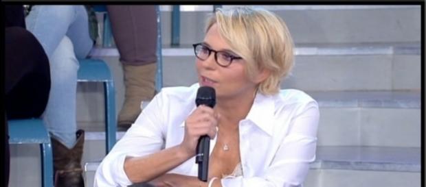 Uomini e Donne anticipazioni, il pubblico si scaglia contro Maria De Filippi: ecco perché Uomini e Donne anticipazioni, il pubblico si scaglia contro Maria De Filippi: ecco perché