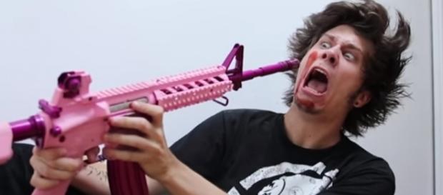 El Rubius parodiando las nueva normativa de YouTube El Rubius parodiando las nueva normativa de YouTube