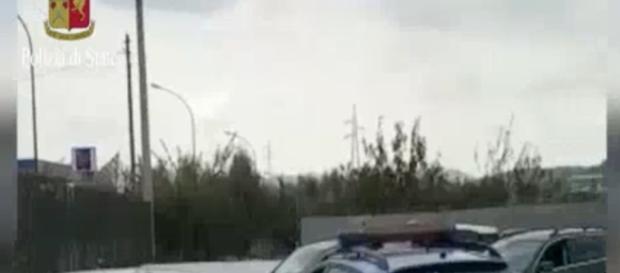 Le immagini del blitz effettuato dalla polizia stradale Le immagini del blitz effettuato dalla polizia stradale