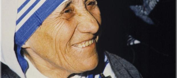 Madre Teresa di Calcutta, l'Huffington Post mette a nudo un lato poco chiaro della suora, oggi divenuta Santa Madre Teresa di Calcutta, l'Huffington Post mette a nudo un lato poco chiaro della suora, oggi divenuta Santa