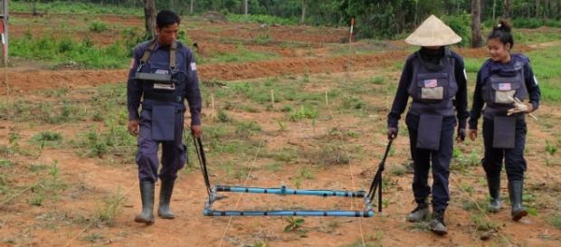 Obama to announce $90 million package to clear Laos' unexploded ... - cnn.com Obama to announce $90 million package to clear Laos' unexploded ... - cnn.com