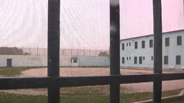 03-07-2012-BOLZONELLO: "UNA CASERMA PER IL CARCERE MINORILE" - YouTube - youtube.com